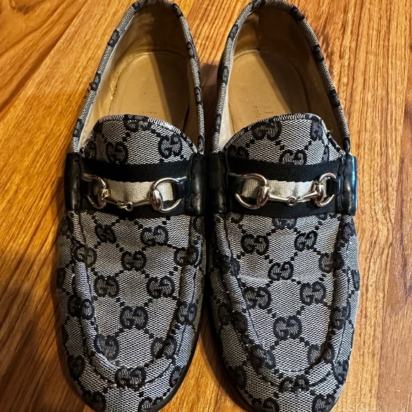 Monogram Gucci Loafers - Picture 2 of 4